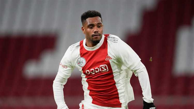 Danilo Pereira en action sous les couleurs de l'Ajax d'amsterdam
