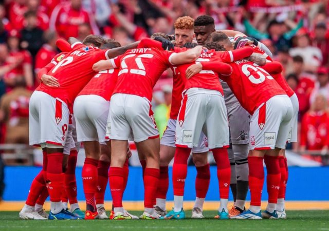 joueurs de Nottingham Forest avant un match