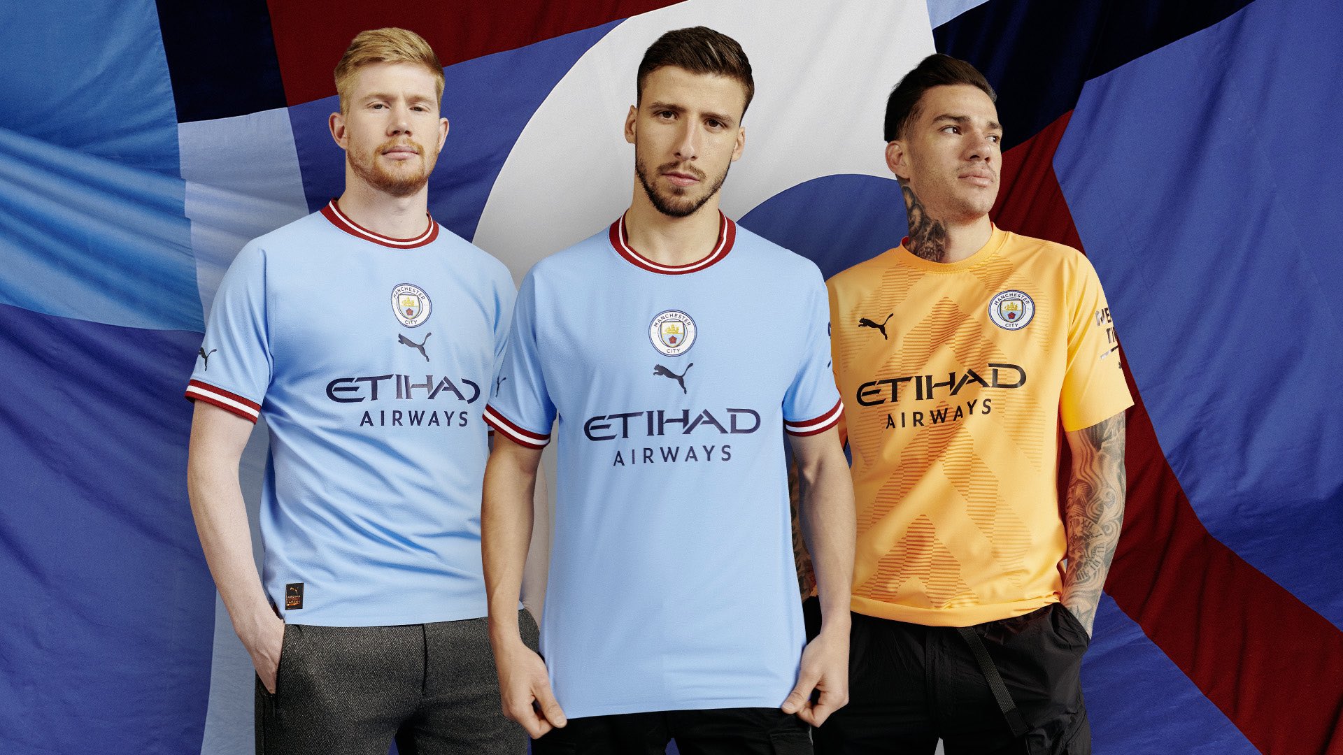 les joueurs présentent les maillots de man city saison 2022 2023