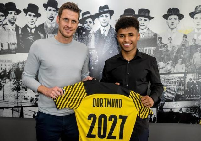 Adeyemi signature à Dortmund jusqu'en en 2027