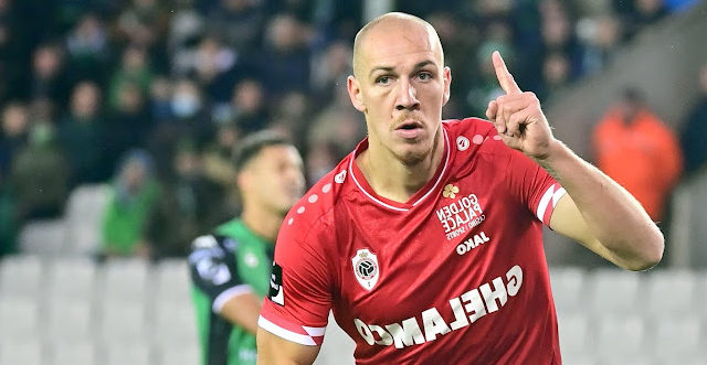 Peter De Voecht buteur sous le maillot d'Anvers