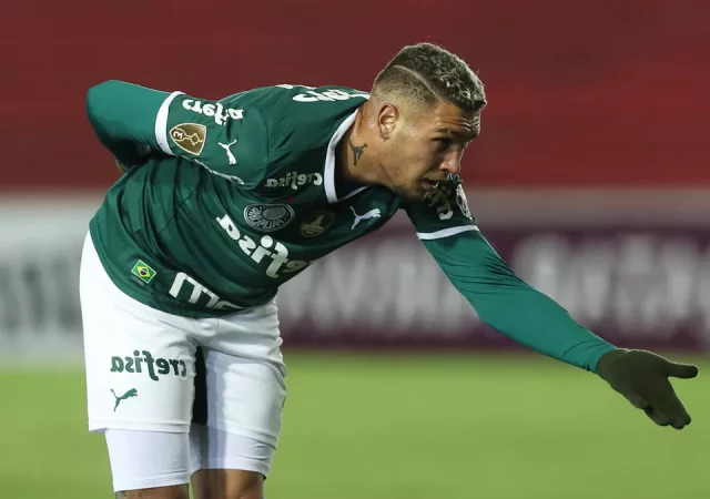 Navarro buteur avec Palmeiras