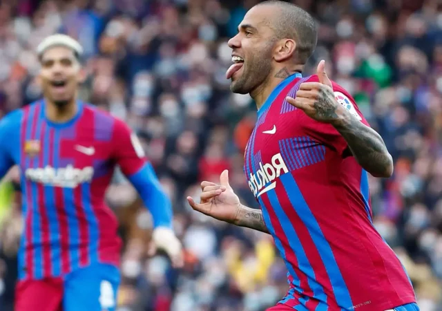 Daniel Alvez bueteur avec le Barça