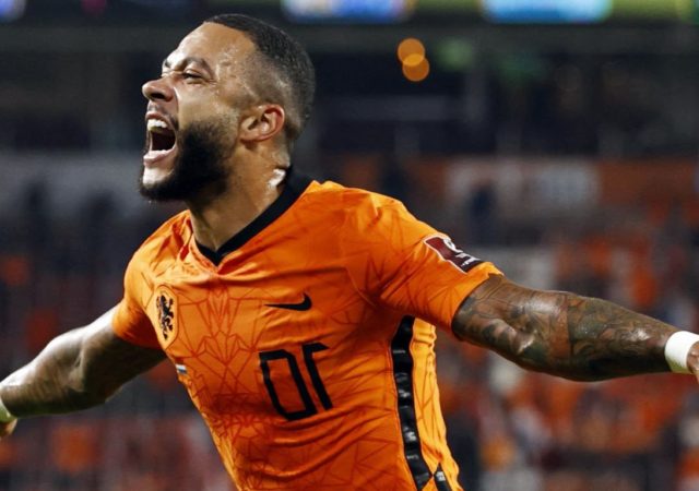 Memphis Depay marque un doublé contre le montenegro
