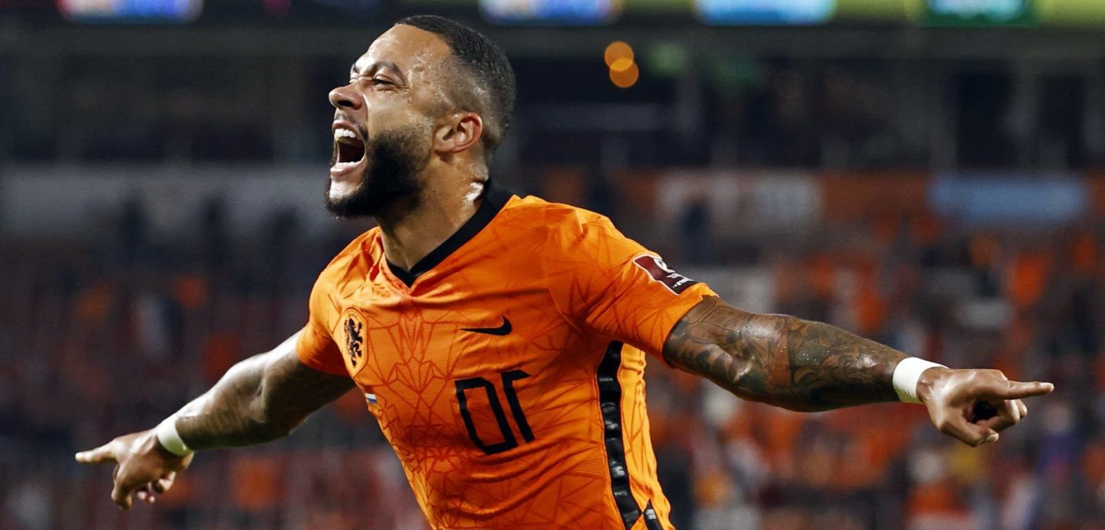 Memphis Depay marque un doublé contre le montenegro