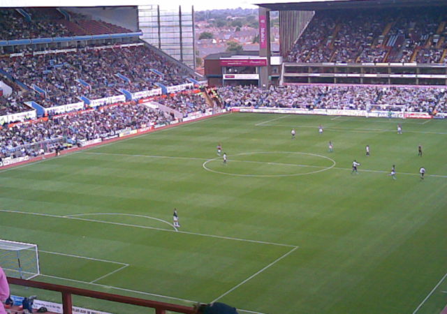stade villa park (angleterre)