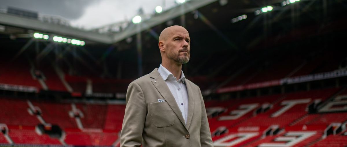 Erik Ten Hag dans le stade de manchester united