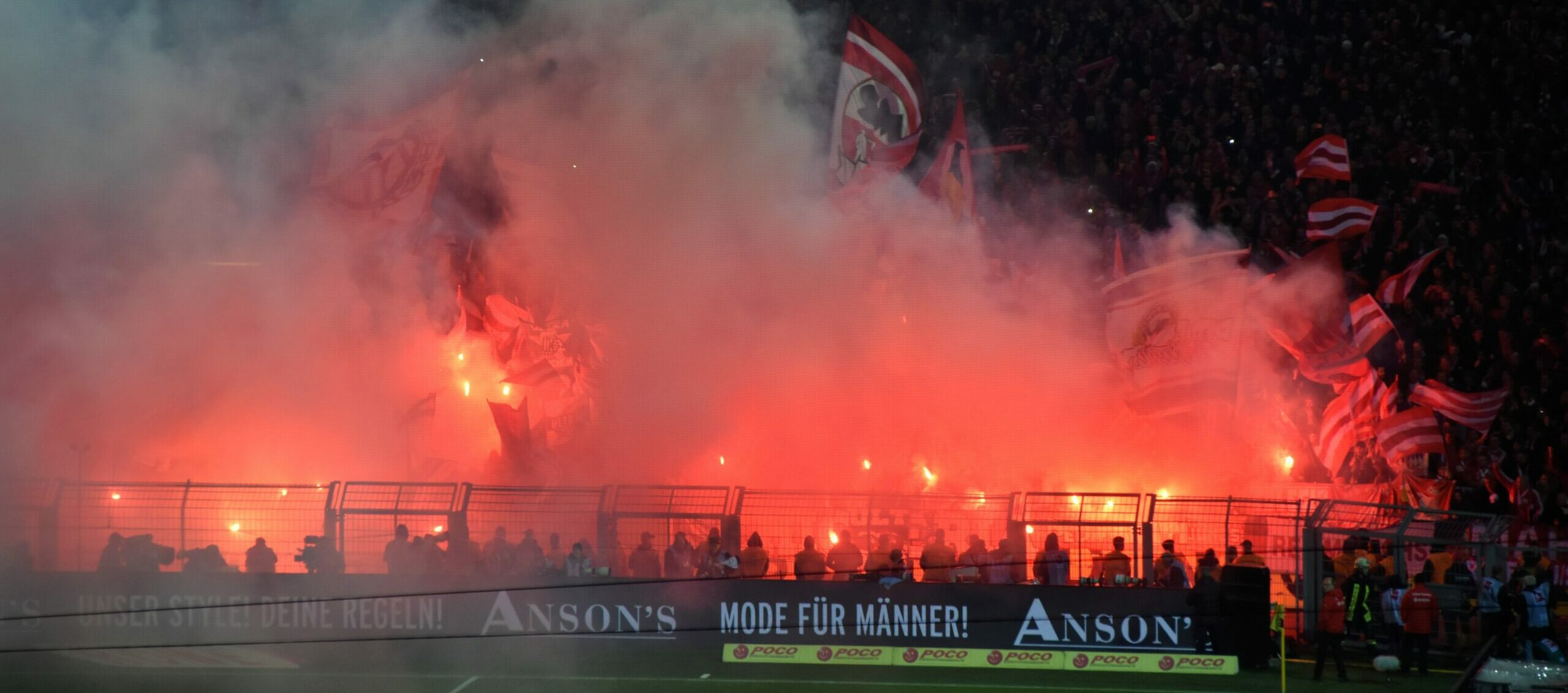 Des fumigènes craqués en Bundesliga