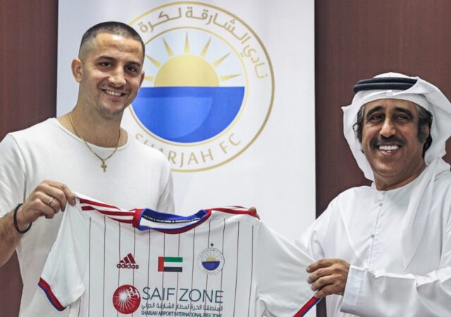 Kostas Manolas lors de sa présentation au Sharjah FC (EAU)